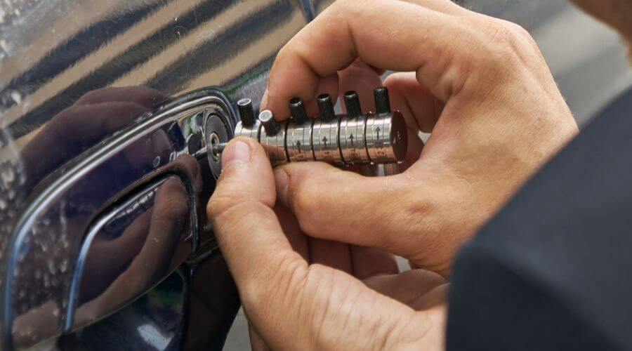 Expert tile roof repair services in Melvin, IL